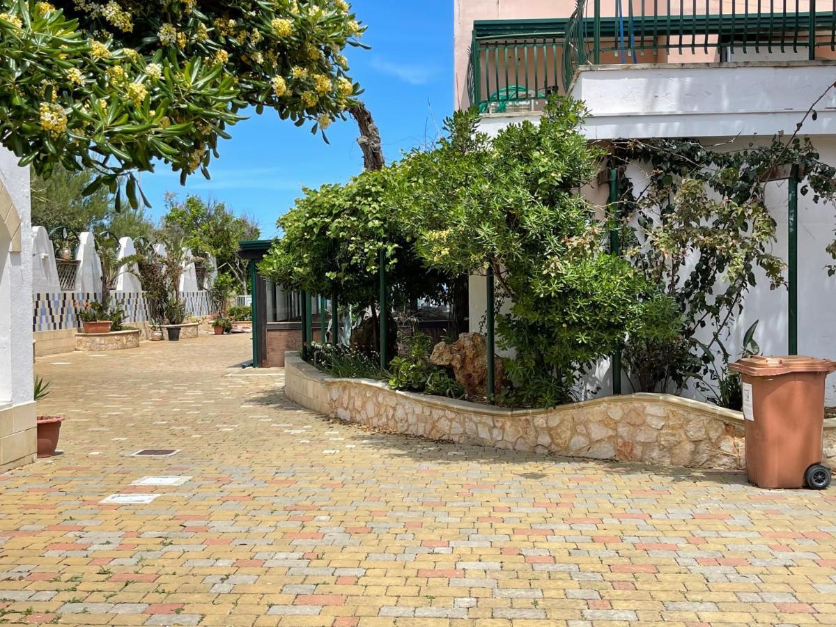 Gatto Bianco Casalabate Hotel Lecce Exterior photo